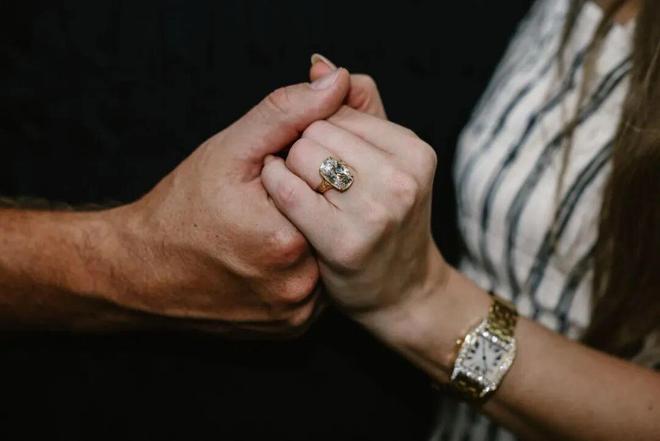 个男朋友之后霉霉终于订婚了！ag真人平台第一游戏谈过14(图5)