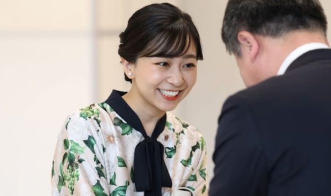 内衣遭批过于暴露日网友炸锅了：有辱国格！AG真人游戏地址日本佳子公主被曝当众不穿(图9)