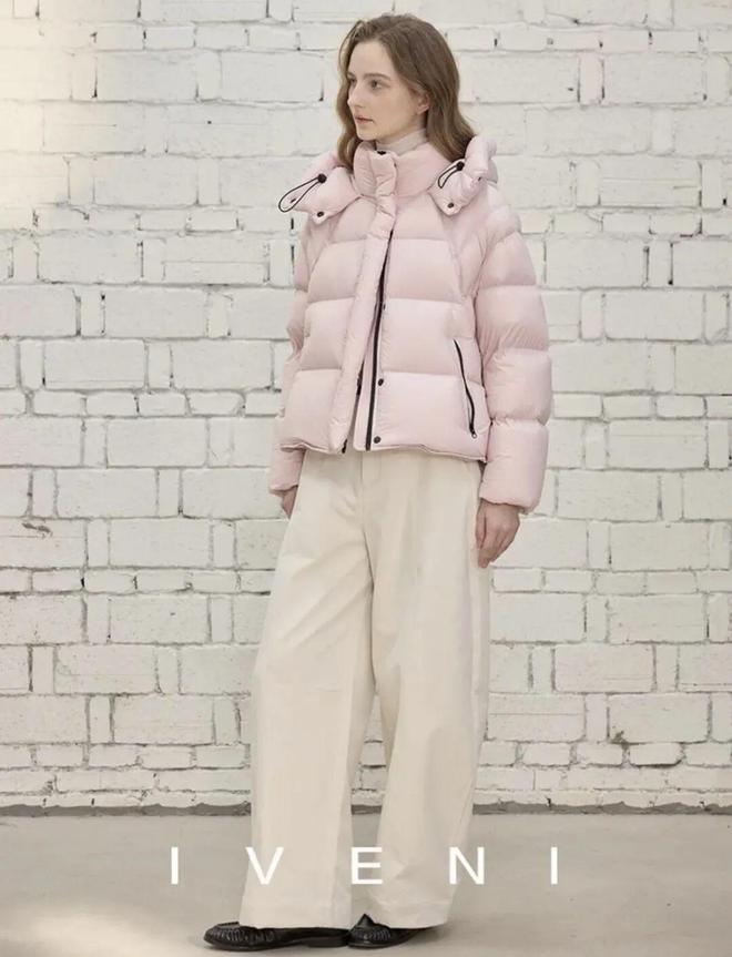 +毛衣+牛仔裤保暖又时尚！AG真人直营冬季必备羽绒服(图3)